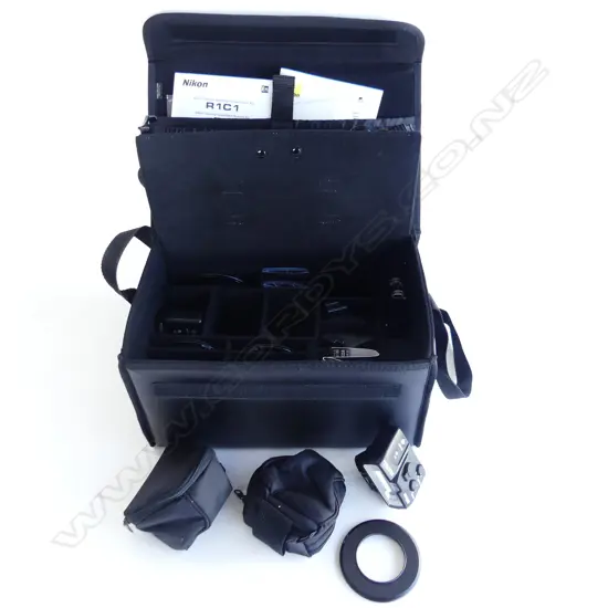 NIKON SPEEDLIGHT WIRELESS DEMOTE SYSTEM IN CARRYCASE MULTIPLE ACCESSORIES & MANUALS