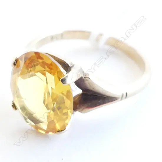 9CT GOLD & YELLOW GEM STONE RING 3GMS SIZE M