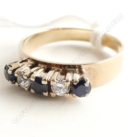 9CT GOLD SAPPHIRE & CZ RING 2.5GMS  SIZE O