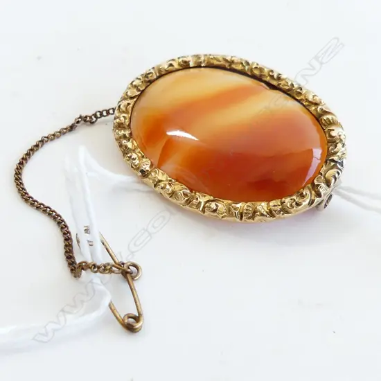 GOLD FRAMED (POSSIBLE ROLLED GOLD) VICT BANDED AGATE BROOCH TOTAL WIEGHT 10,4GMS