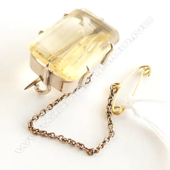 9CT GOLD AND CITRINE BROOCH