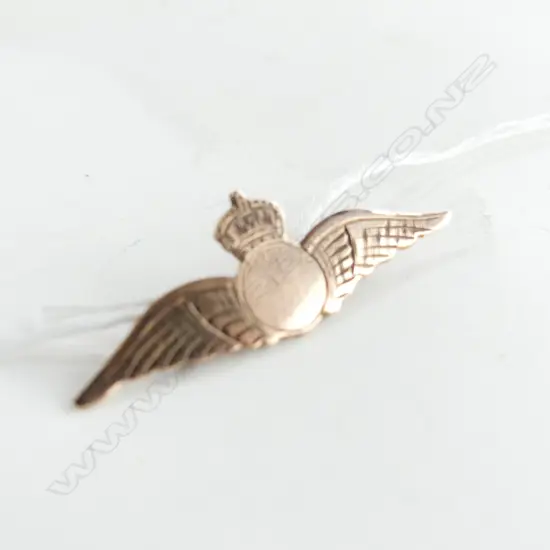 9CT GOLD WW11 AIR FORCE SWEETHEART BROOCH, STAMPED 9C,  L. 42MM