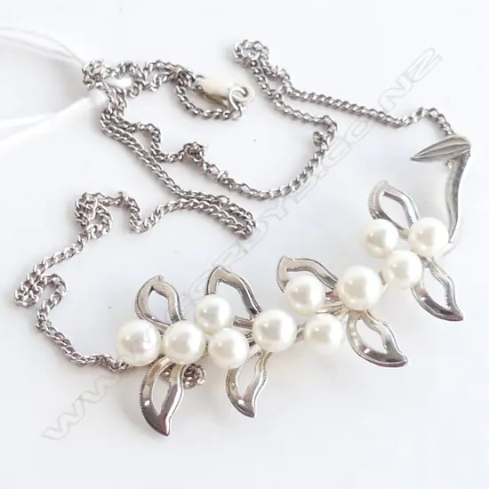 STG SILVER & PEARL SET PENDANT & CHAIN 9.1GMS  45cm long