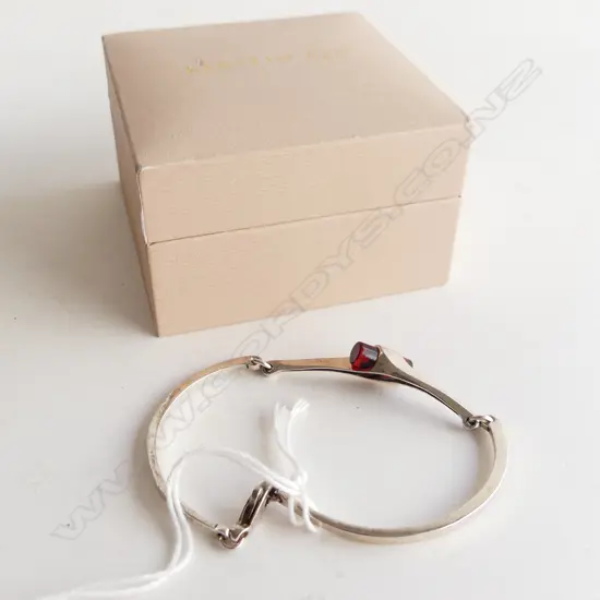 SILVER BRACELET WITH AMBER TUBE PIECE