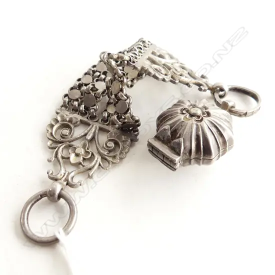 VINTAGE ASIAN SILVER LIME BOX ON WIDE CHAIN L.170mm 43 GRAMS