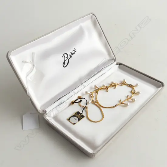 22CT GOLD PLATED COSTUME NECKLACE (boxed)
