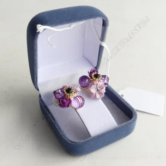 PR  GILT FLORAL CLUSTER STUD EARRINGS