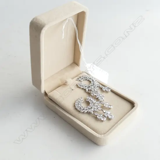 PR DIAMANTE LG CHANDELIER DROP EARRINGS 