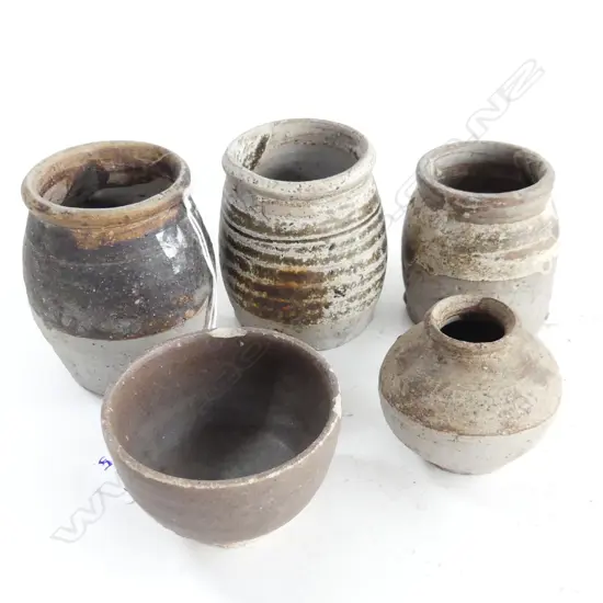 5 ORIENTAL BROWNWARE VESSELS H.80mm