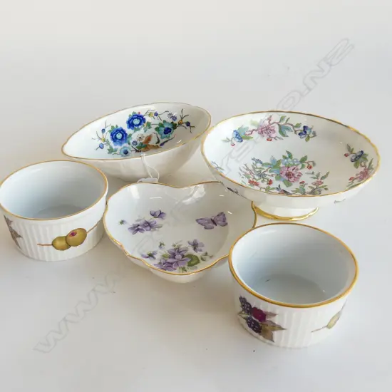 FIVE PIECES OF ASSRTD CHINA - NOT THIS VENDOR NOW BW676/52