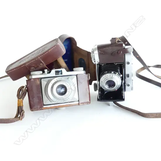 2 VINTAGE GERMAN CAMERAS IN LEATHER CASE BY BRAUN NUMBERG & BALDA