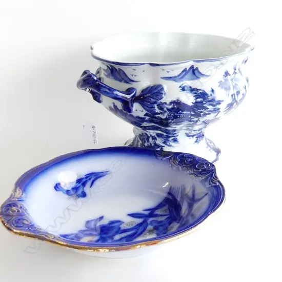 TWO BL/WH ITEMS. LARGE SOUP TUREEN IN WILLOW PATTERN . DIA 260mm & IRISS SHALLOW BOWL. DIA. 275mm