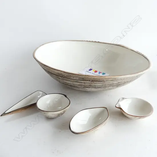 LRG ROYCE MCGLASHEN SHELL BOWL 350MM X 330MM & 4 SML DISHES