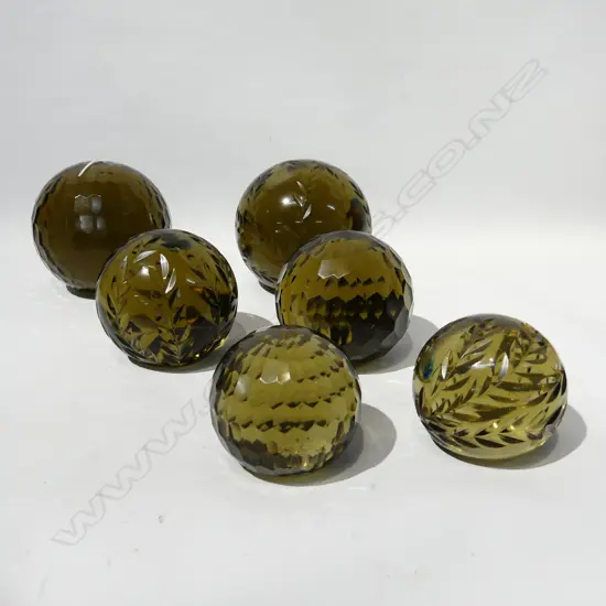 6 FRENCH COUNTRY GLASS BALLS; WREATH & HONEYCOMB DESIGN 115mm dia