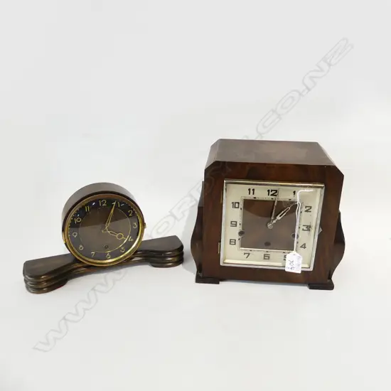 2 VINTAGE DECO CLOCKS H.220mm