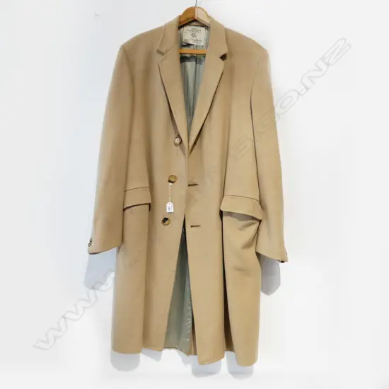 HART SCHAFFNER & MARX VINTAGE 100% CASHMERE TOP COAT