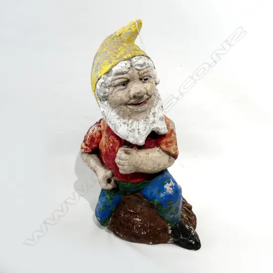 OLD CONCRETE PAINTED GARDEN GNOME H. 550MM