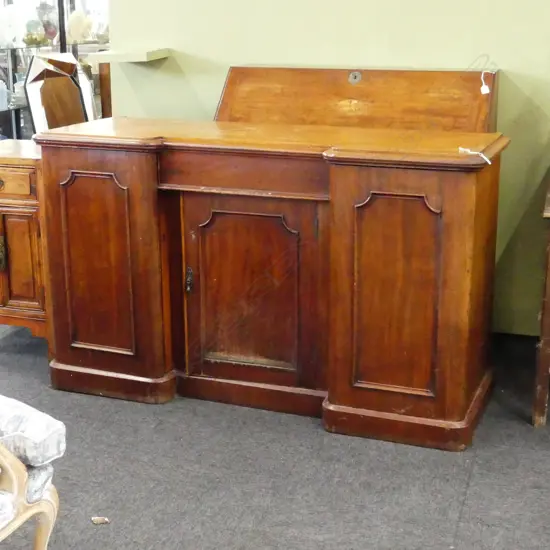 VICTORIAN MIRROR-BACKED MAHOGANY SIDEBOARD. NEEDS ATTN. W1500 x D560 x H1480mm