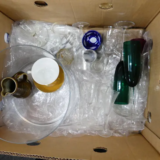 BOX LOT GLASS CHINA CERAMIC AND VAN DE PUTEN