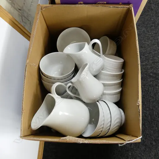 LARGE QUANTITY OF KITCHEN RAMEKINS & BOWLS + 3 JUGS