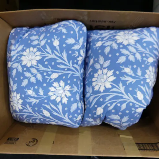 BOX LOT ASST. LINENS; BLUE FLORAL, 2 CUSHIONS + LINED CURTAINS