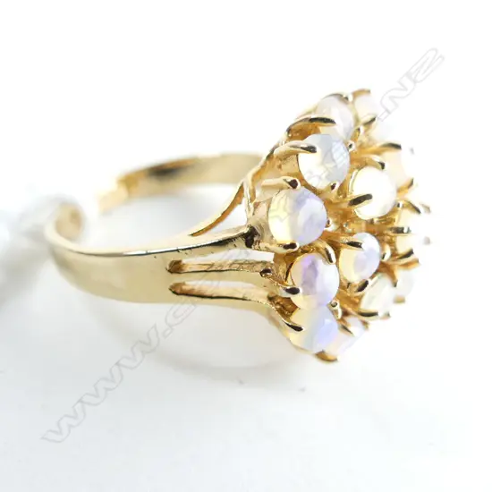 GP PRINCESS RING w. FAUX OPALS