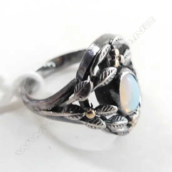 UNMARKED SILVER? & OPAL RING 3.0 GRAMS