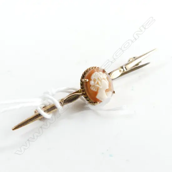 9CT CAMEO BROOCH 3.0 GRAMS