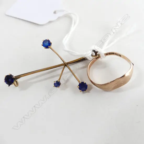 2 PCES SCRAP GOLD; 15CT SOUTHERN X BAR BROOCH 1.7 GRAMS; 9CT SIGNET RING B'HAM 1907 1.6 GRAMS
