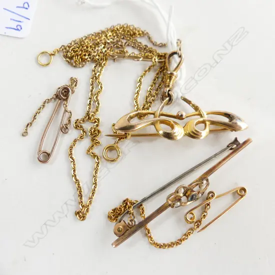 2 9CT BAR BROOCHES + UNMARKED GOLD CHAIN 6.9 GRAMS