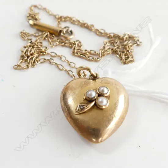 15CT HEART PENDANT NECKLACE 4.2 GRAMS