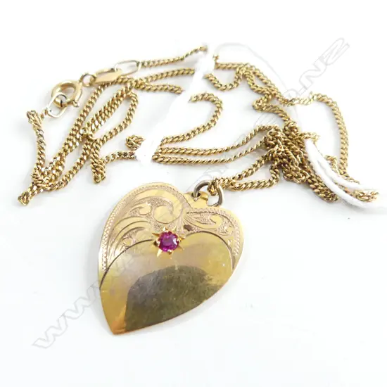 9CT NECKLACE w. HEART PENDANT - RED STONE 4.8 GRAMS