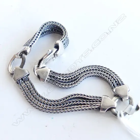STG SILVER BRACELET, 13.5 GMS