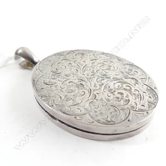 STG SILVER OVAL DOUBLE PORTRAIT PENDANT, LONDON 1880 47x38mm 36.8 GRAMS