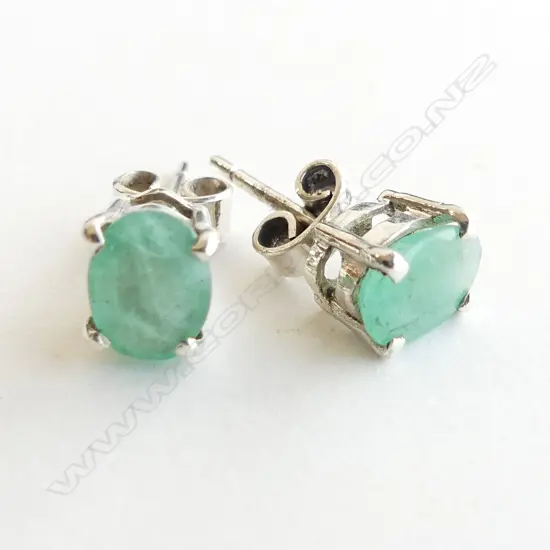 EMERALD & 925 SILVER STUD EARRINGS **RTV**