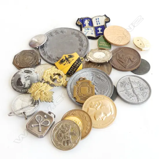 BAG ASST VINTAGE MEDALS, MEDALLIONS & BADGES 