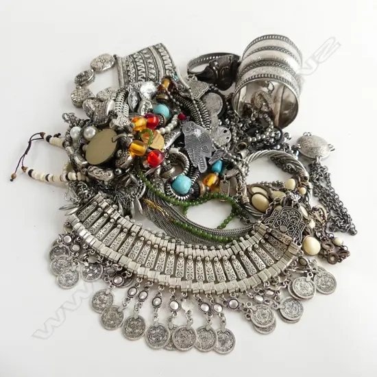 BAG LOT COSTUME JEWLERY 