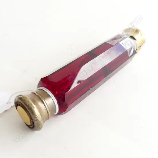 VICTORIAN RUBY GLASS DBLE ENDED SCENT BOTTLE gilt fittings 1 end faulted 