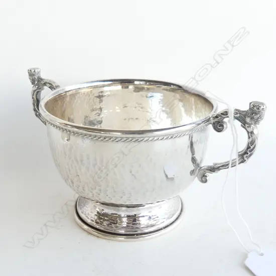 ANTIQUE STYLE BIRMINGHAM 1926 SILVER SUGAR BOWL finely hammered finish. 156gms