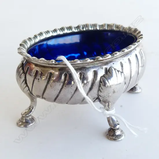 GEO.III SILVER SALT London 1744 ? lobed & 4 pad feet. Later liner 84gms.