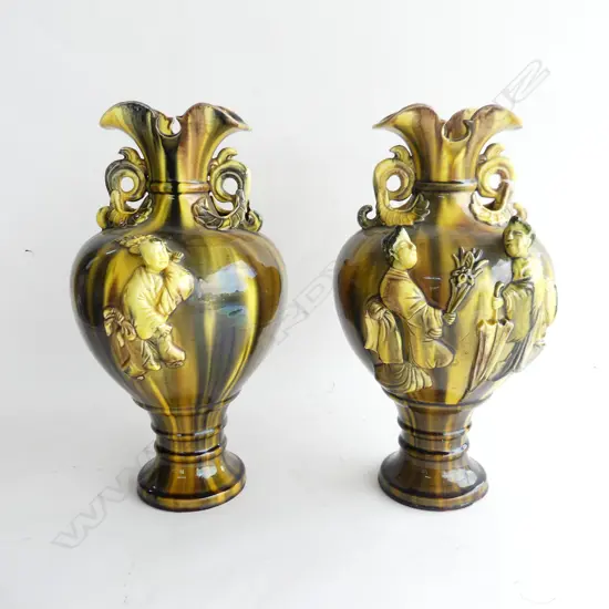 PR CHINESE YELLOW & GREEN PORCELAIN VASES, REPAIRED CRACK TO 1 RIM. H.300mm