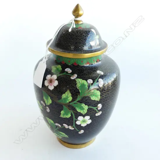 CLOISONNE LIDDED JAR ON STAND. WITH TREE & FLORAL DETAIL. ONWOODEN STAND H. 270mm