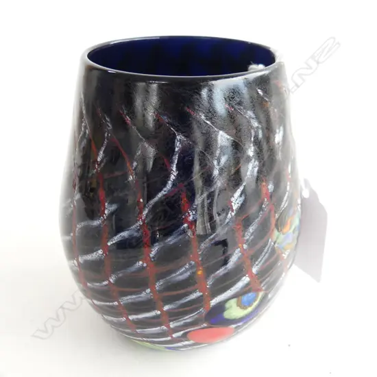 GARRY NASH ART GLASS BEAKER w marine inclusions signed dated '97. H.93mm