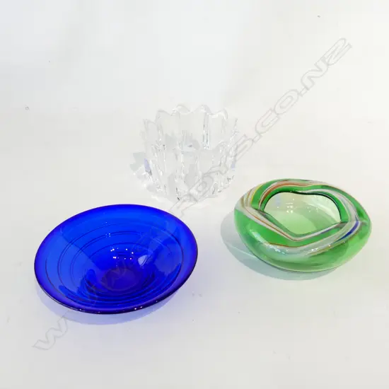 3 SM GLASS BOWLS; ORREFORS (DIA 120MM), BLUE GLASS SIGNED BOWL (DIA 150MM) + 1 OTHER
