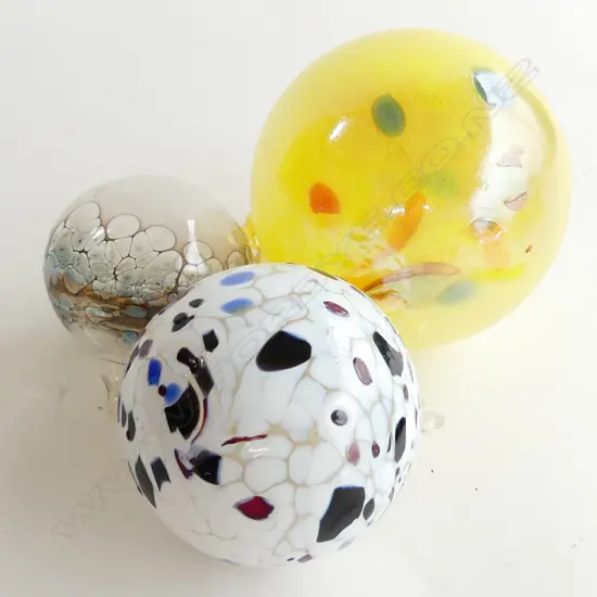 3 ART GLASS BAUBLES; HOGLUND ETC 115mm dia
