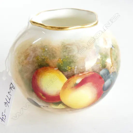 ROYAL WORCESTER SML OVID VASE, SIGNED, 1953, H.70mm