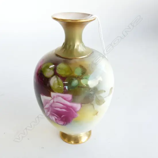 ROYAL WORCESTER GRN & PINK ROSE VASE, H.130mm 