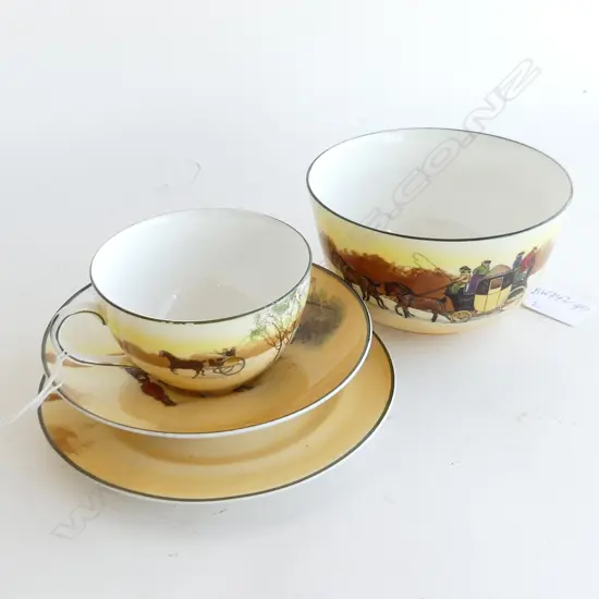 ROYAL DOULTON COACHING DAYS TRIO & SUGAR BOWL.  DIA 125mm