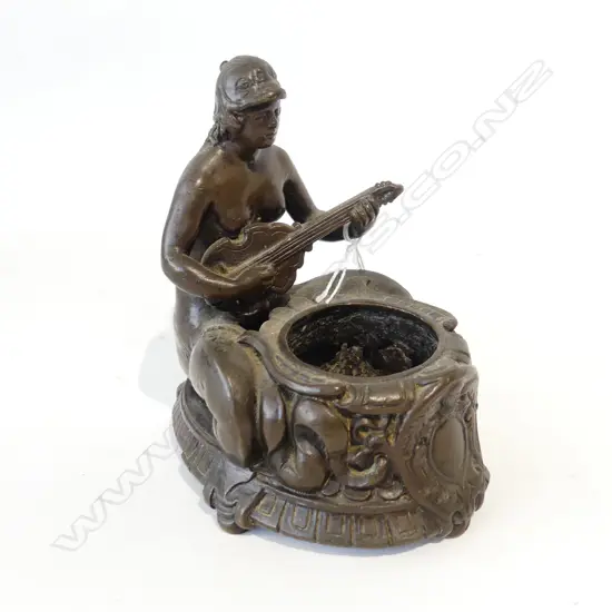 VINTAGE BRONZE NAKED LADY PLAYING LUTE H. 130MM