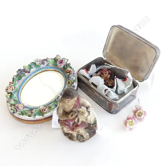 FLORAL FRAMED MIRROR/SHEFFIELD BOX WITH CONTENTS AND ANTIQUE CARVED WOODEN FIGURE H 160 MM